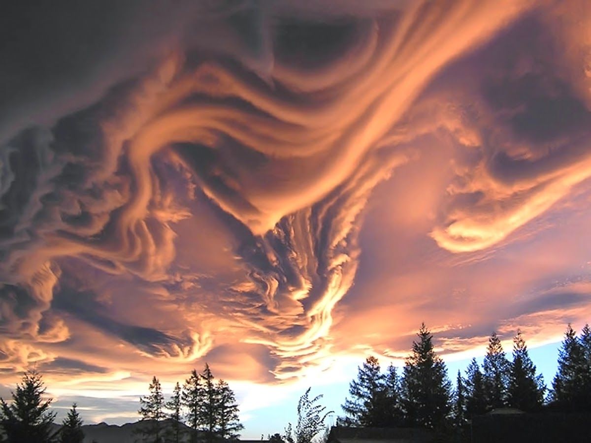 As "rolling clouds", (nuvens onduladas). Foto: data e autor desconhecidos, encontrada em ShowViral.com